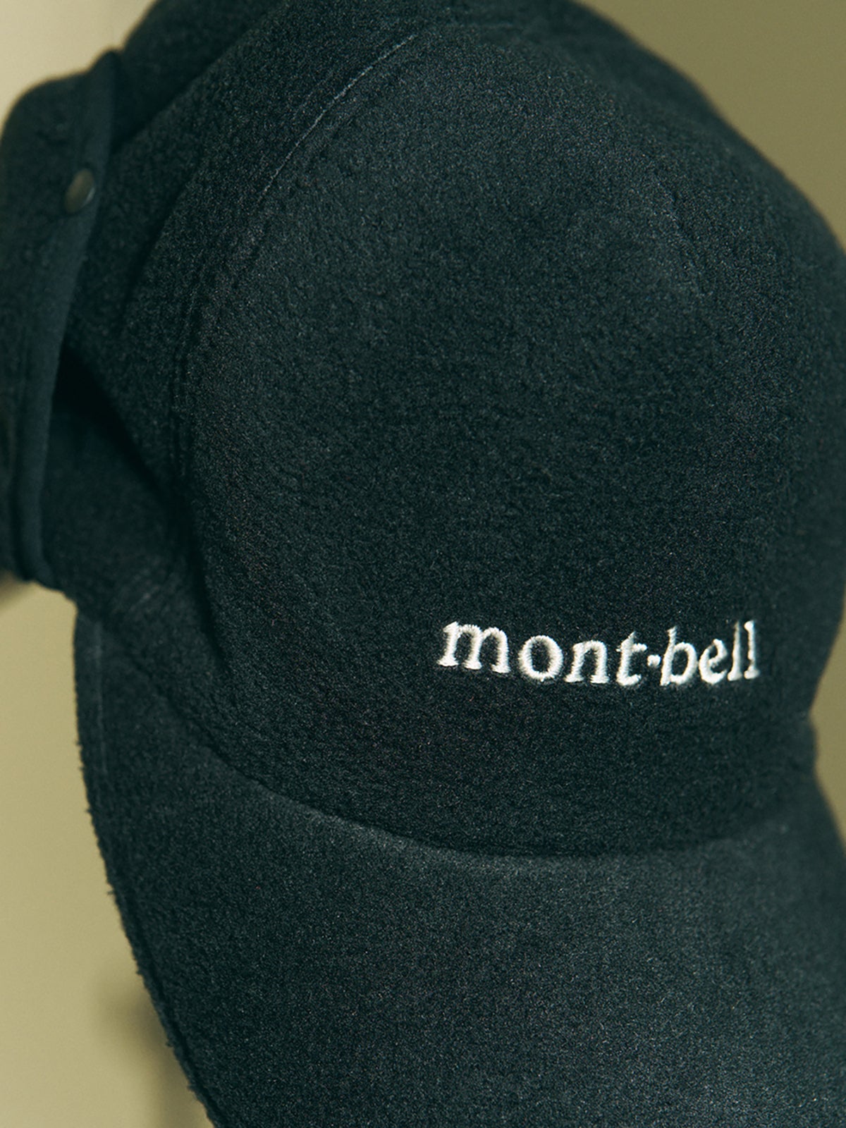 モンベルのクリマプラス200 O.D.イヤーウォーマーキャップ#1のフロントロゴ