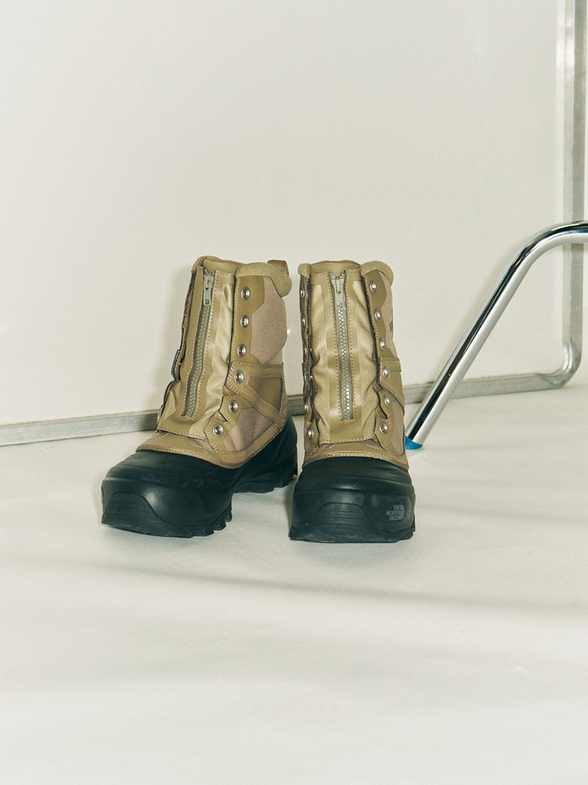 ザ・ノース・フェイスのスノー ショット ミッドウォータープルーフ アークティックグリップのフロント