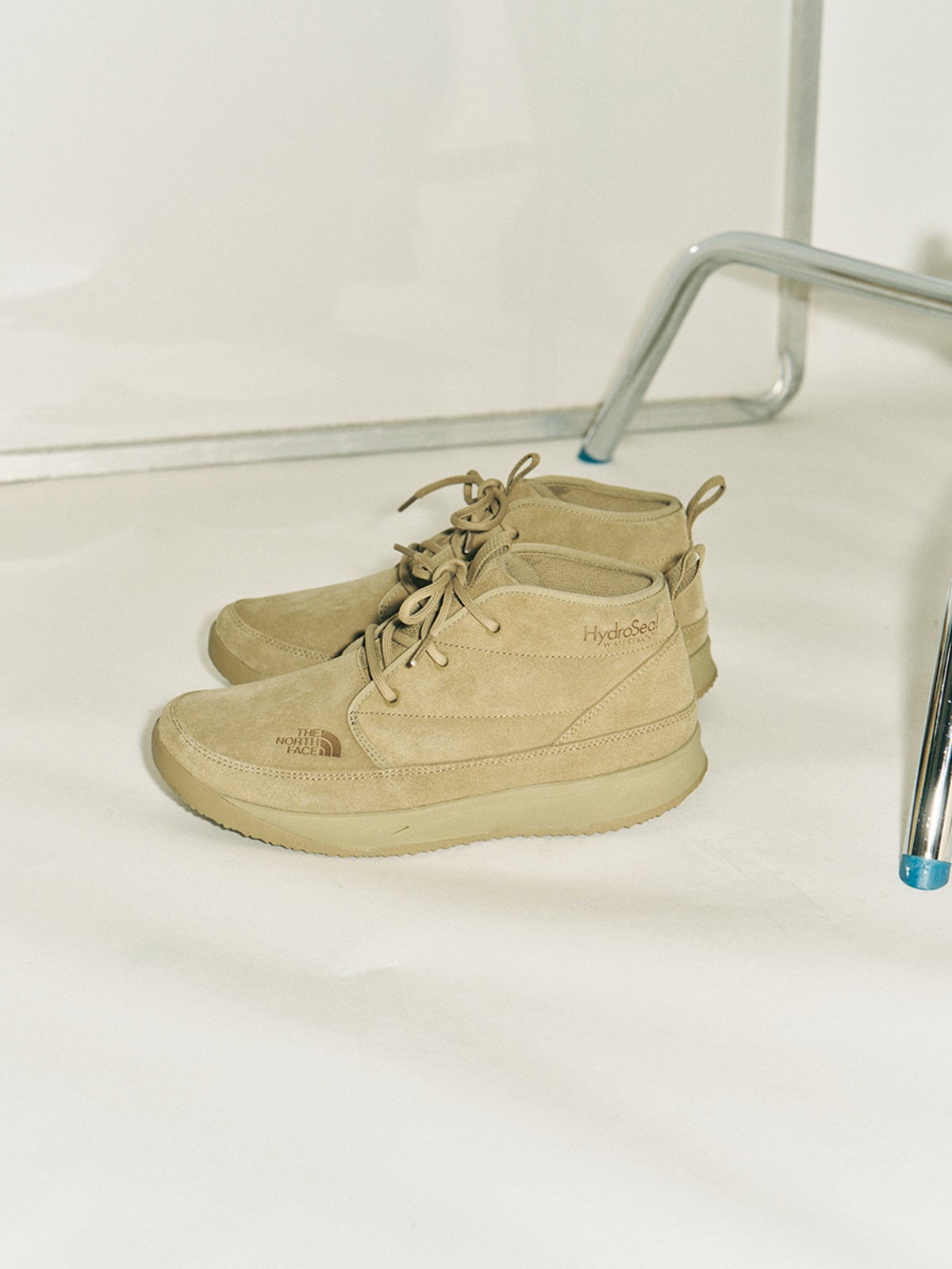 ザ・ノース・フェイスのヌプシ チャッカ ウォータープルーフ 2 スエードのサイド