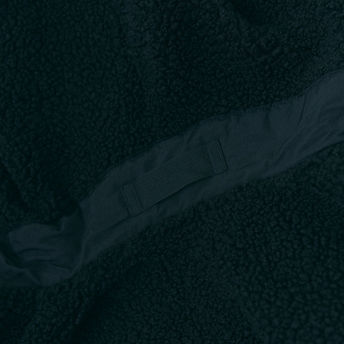 エディターが買ってよかったGUとエンジニアドガーメンツの愛用コラボフリース／ボアフリーススナップパーカのフード裏