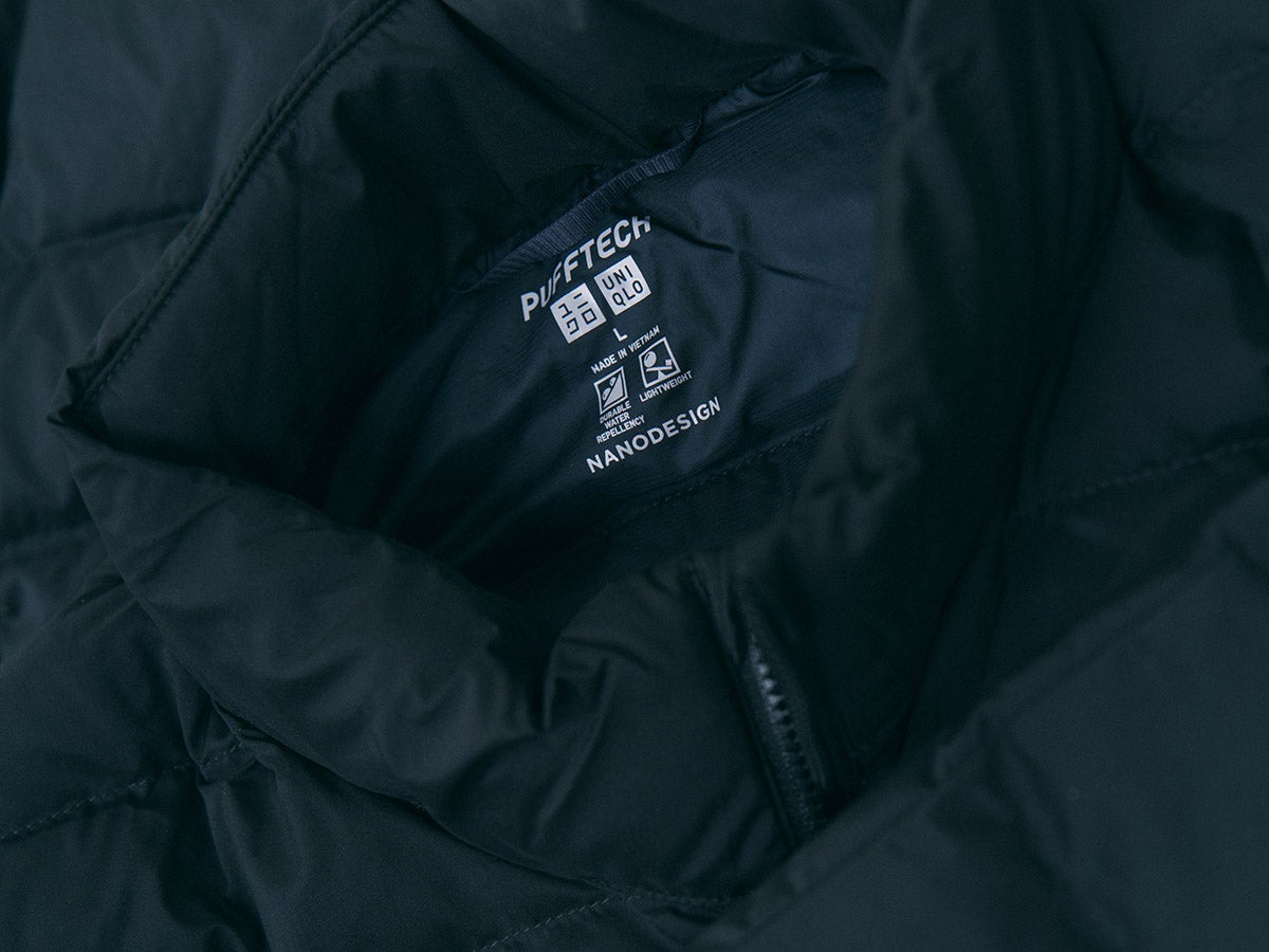 エディターが買ってよかったユニクロの愛用アウター／黒いパフテックジャケットのタグ