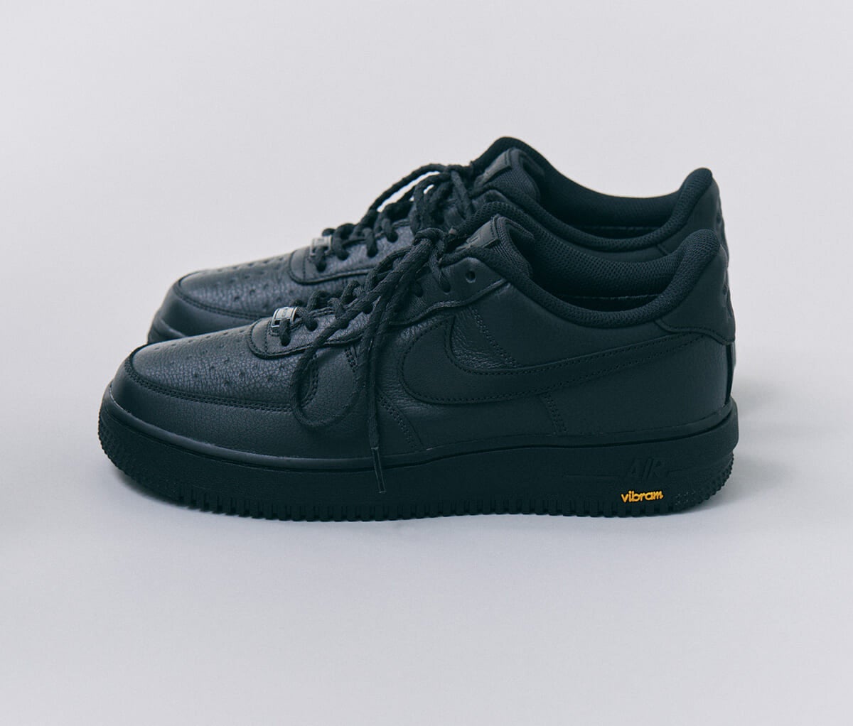 NIKE AIR FORCE 1 GTX VIBRAM 黒