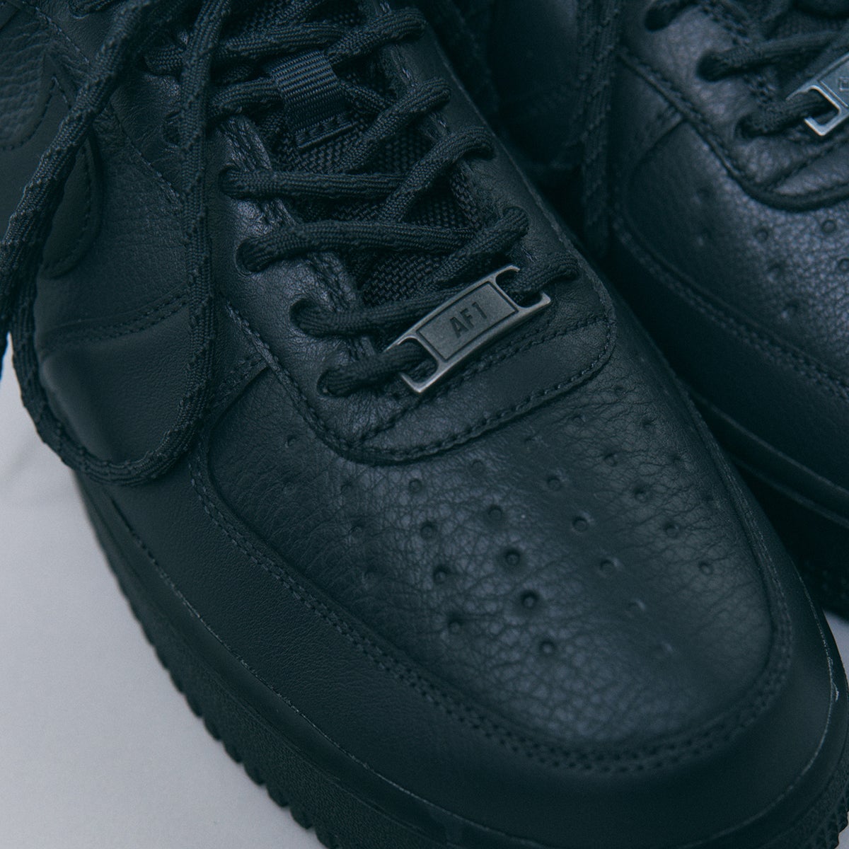 NIKE AIR FORCE 1 GTX VIBRAM 黒 プレート