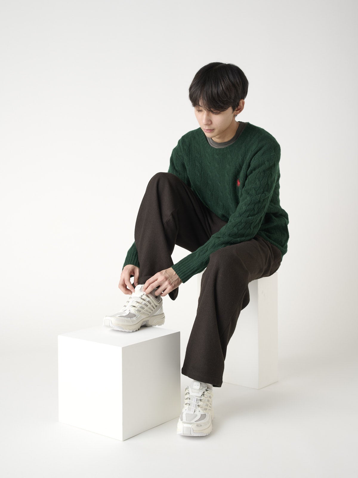 サロモンの白スニーカーACS PROを試着＆本音レビュー