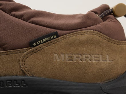 トレンドの「メレル」にゴアテックスな「ホカ®」、黒い「無印良品」まで。...防寒スリッポンスニーカー６選をエディターが試着＆本音レビュー！