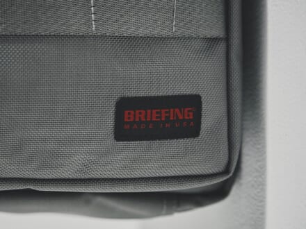 約６年ぶりの新色。「ブリーフィング」のMADE IN USA コレクションの“フォリアージュ”はオンオフ問わず大活躍間違いナシ！