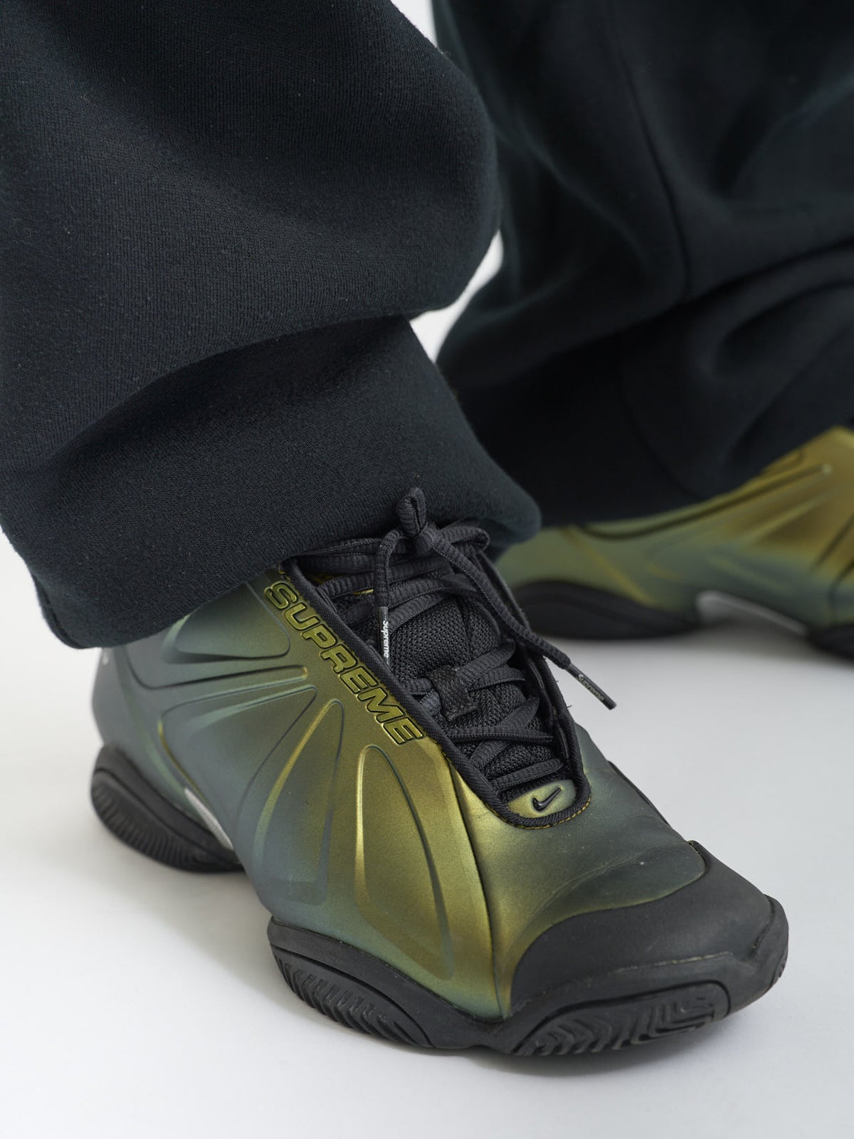 ナイキ×シュプリームのスニーカー