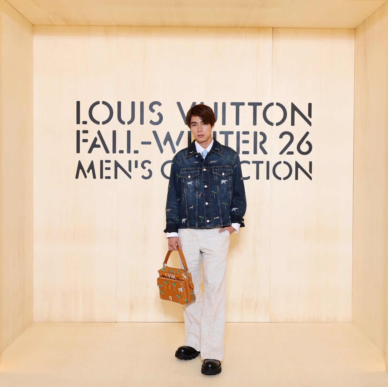 パリメンズファッションウィーク2026秋冬、ルイ・ヴィトンのショーに出席した堀米雄斗