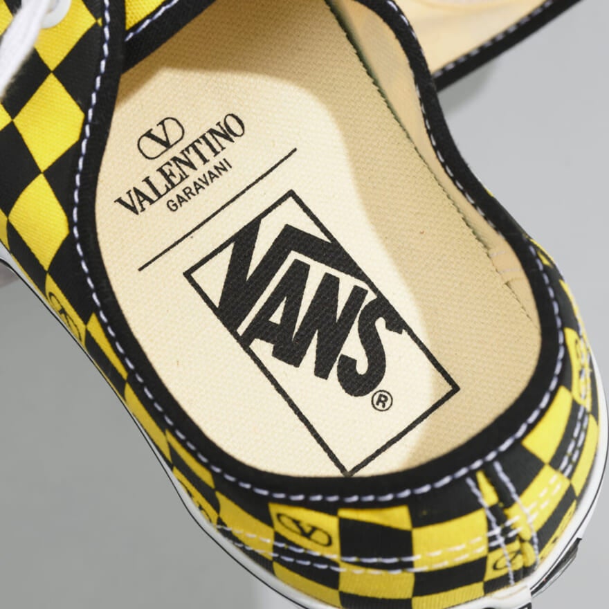 ヴァレンティノ ガラヴァーニ &times; ヴァンズの愛用コラボスニーカーのインソール