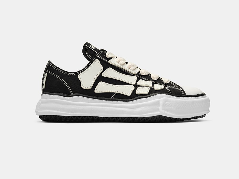 AMIRIとミハラヤスヒロのコラボスニーカーのブラック　側面