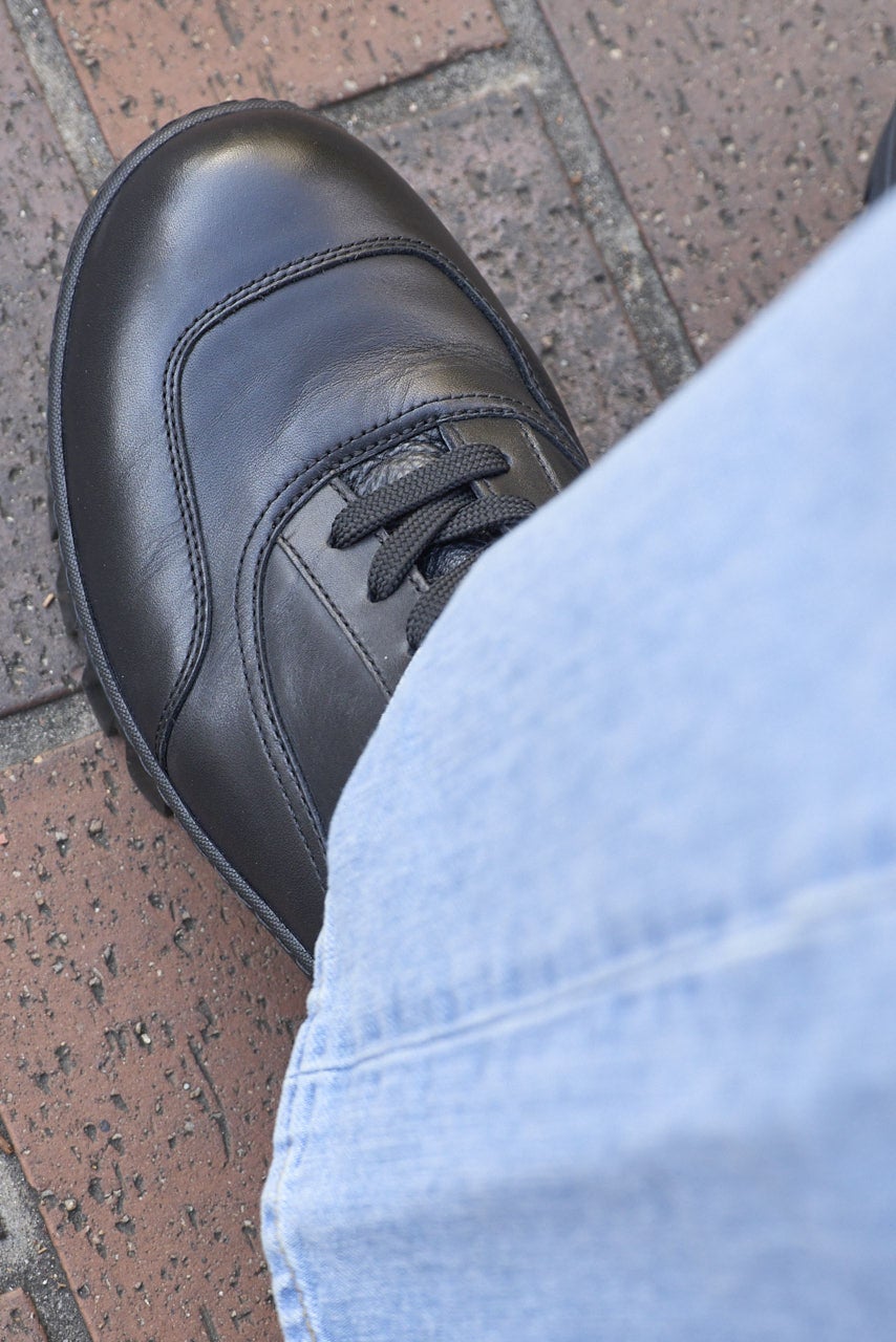 服好きが買ってよかったOAO（オーエーオー）の愛用スニーカー「AUTH TREK」のトゥ