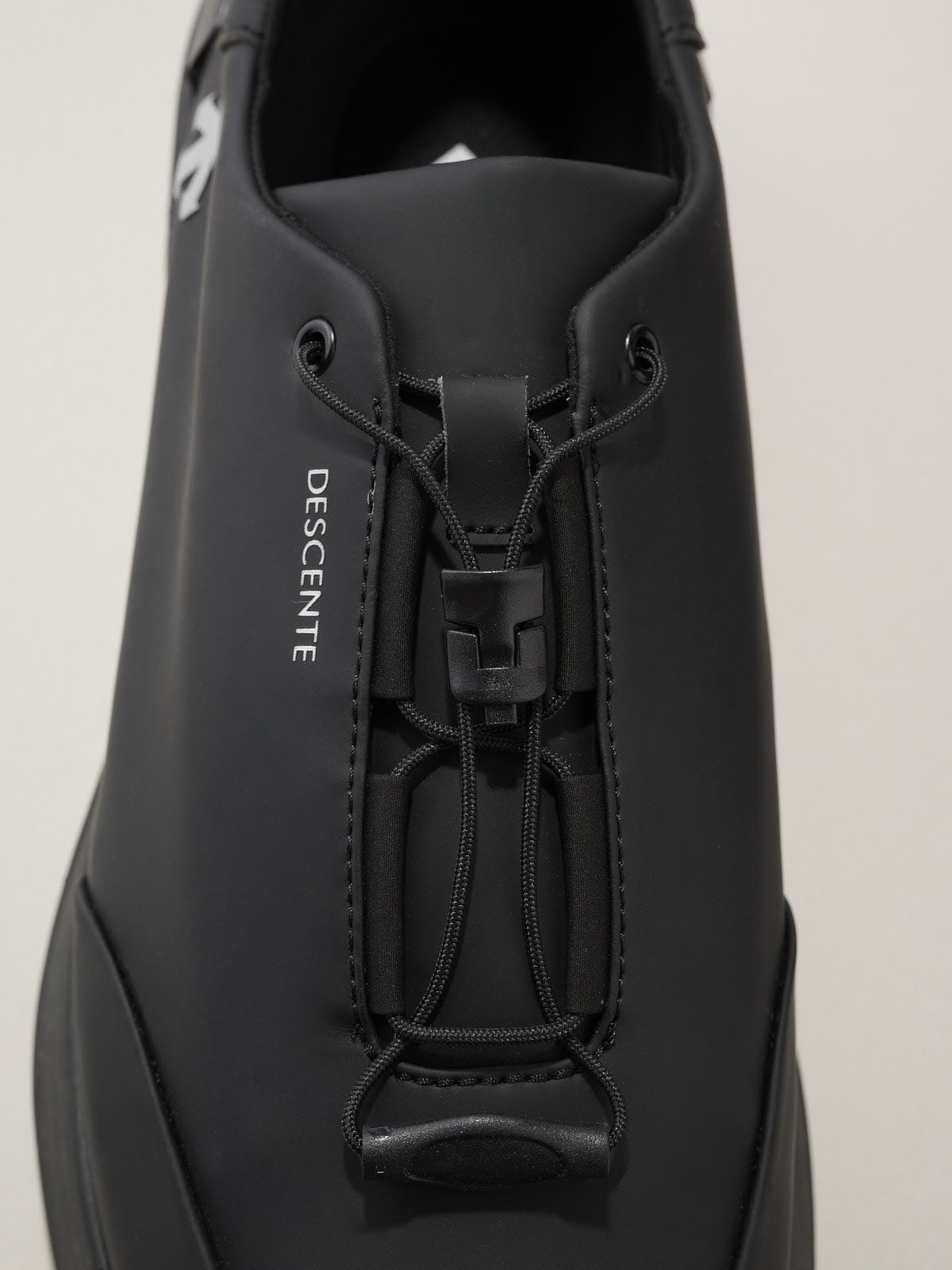 DESCENTE「FUNCTIONAL FOOTWEAR VERTHER SNOW AGA」のシュータン