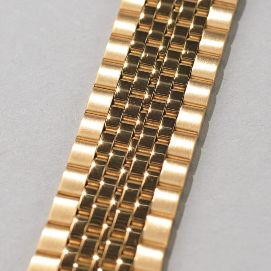 編集者が買ってよかったMM6 メゾン マルジェラ × タイメックスの愛用コラボ腕時計のベルトディテール