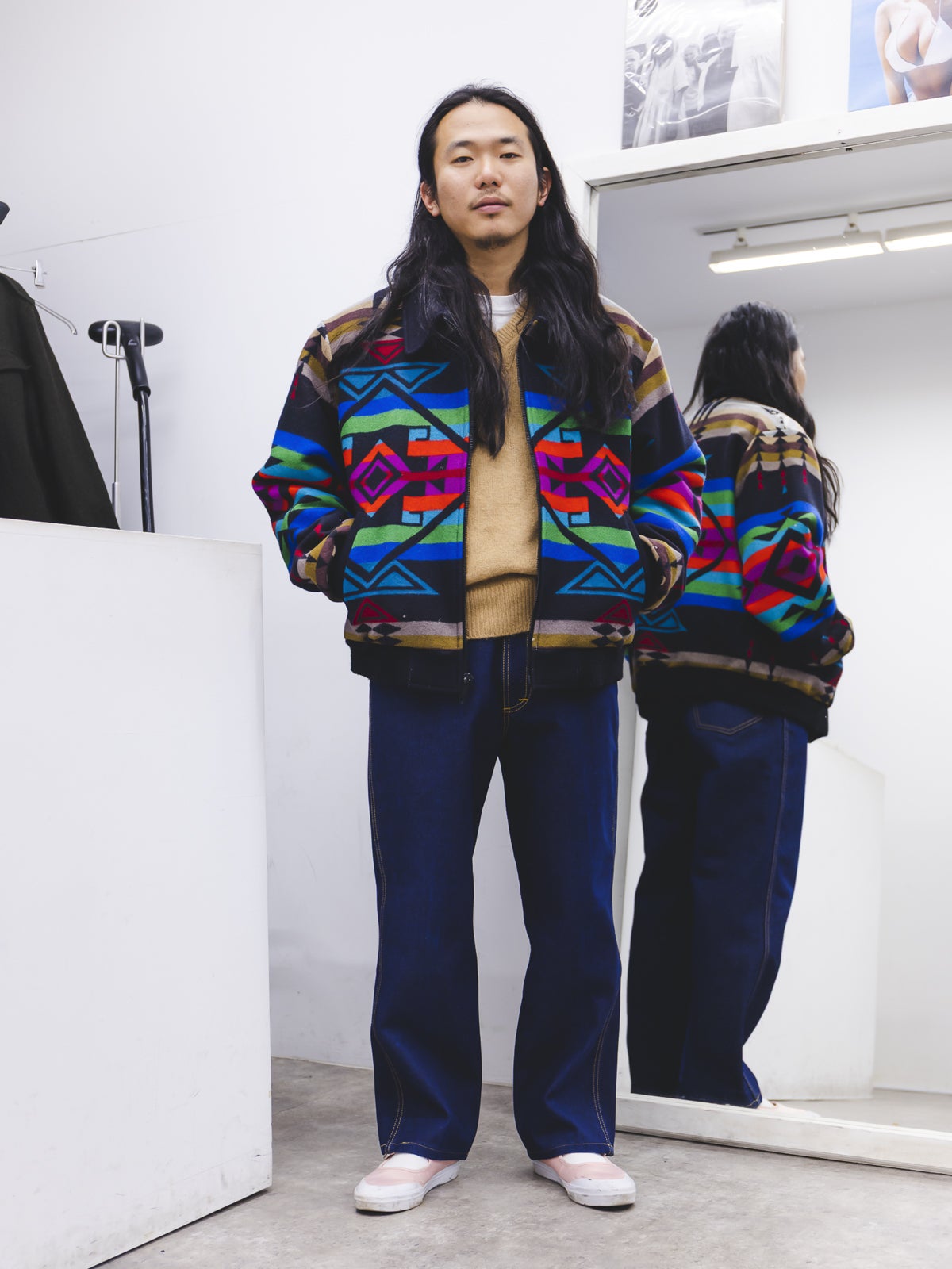 80&rsquo;s ペンドルトンのネイティブ柄ブルゾン￥43,780・60&rsquo;s Vネックニット￥22,880・80&rsquo;s カベラスのGORE-TEXジーンズ￥17,380