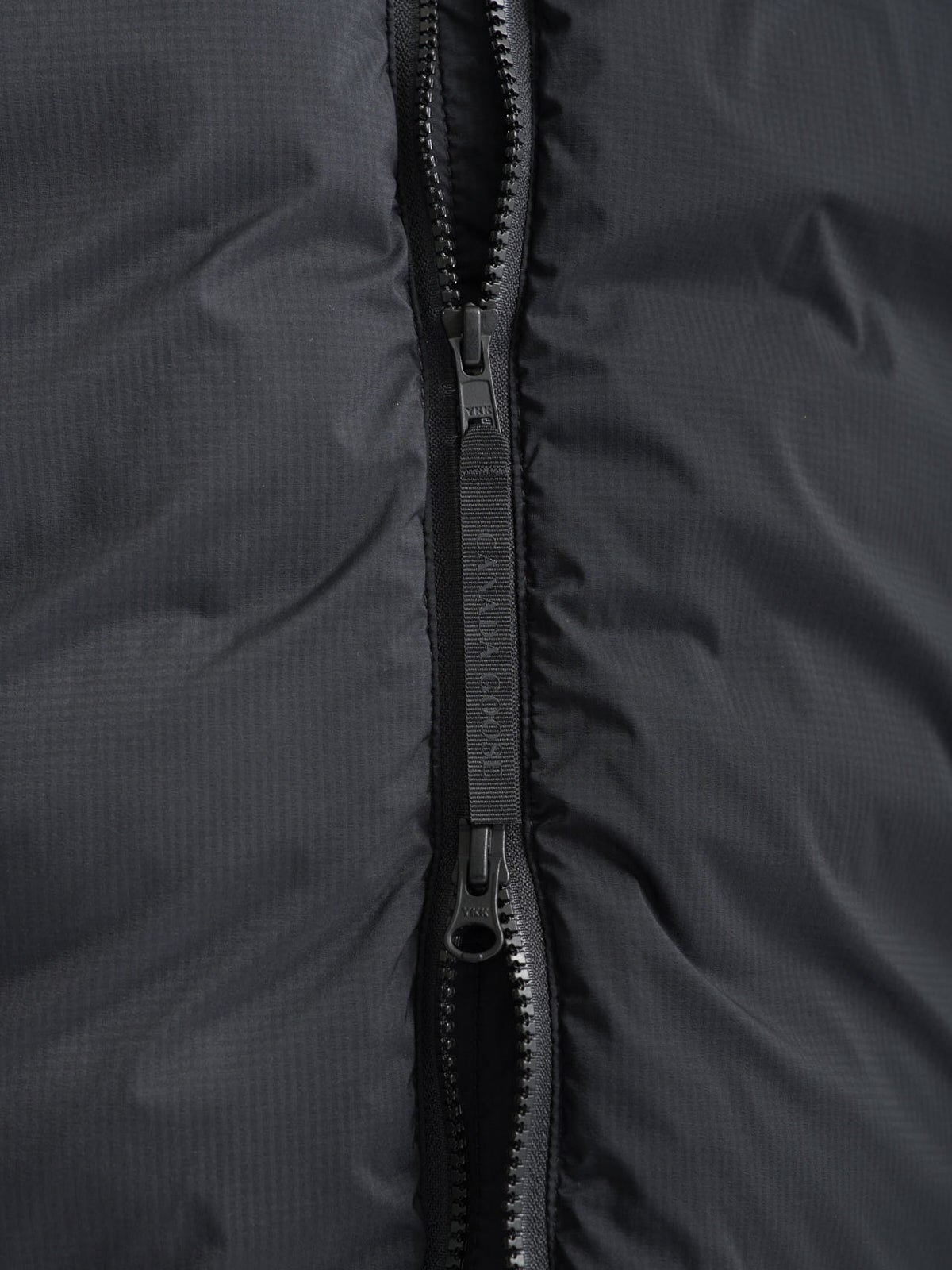 カナダグースダウン　ジップ②