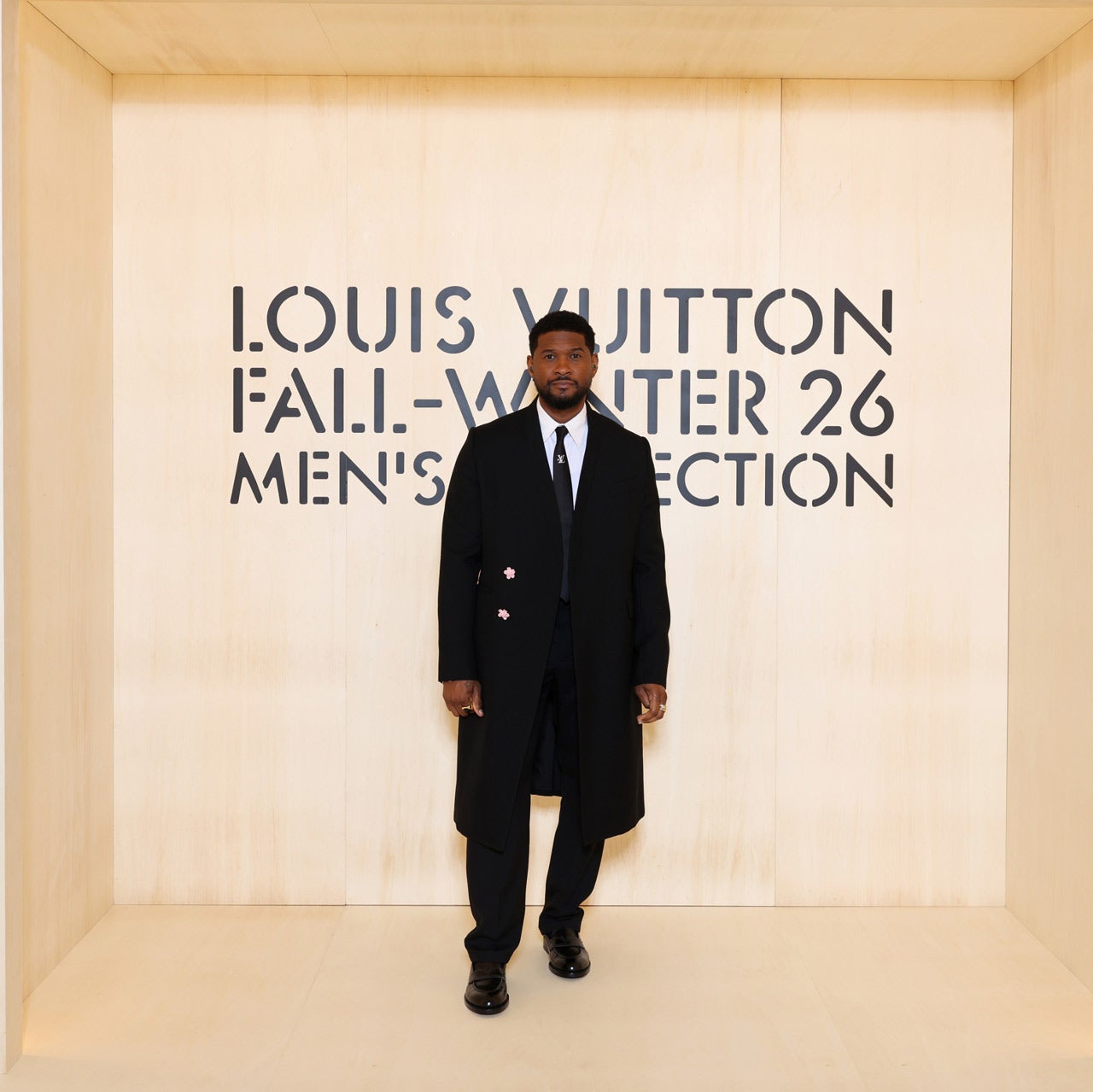 パリメンズファッションウィーク2026秋冬、ルイ・ヴィトンのショーに出席したアッシャー