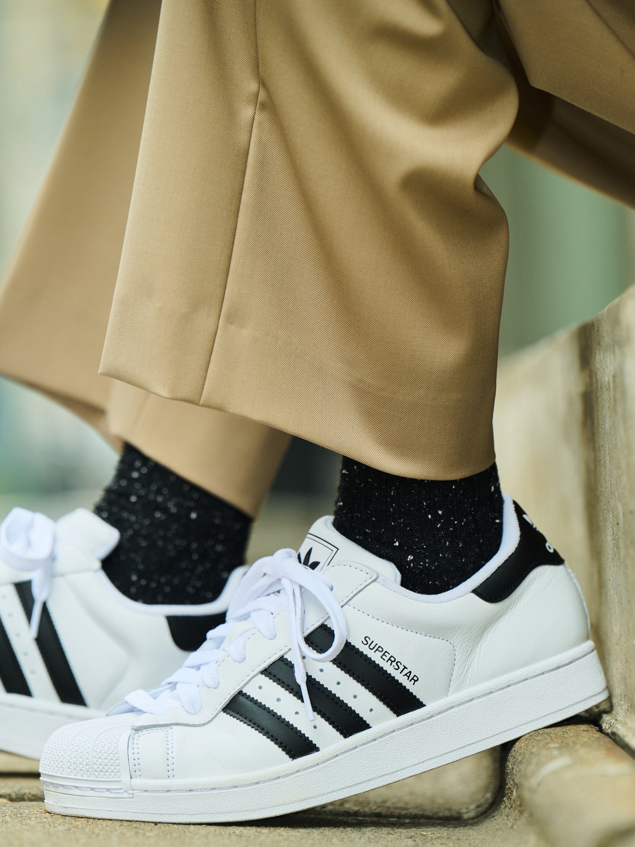 アディダス、スーパースターⅡ、足元寄りカット、高橋璃央