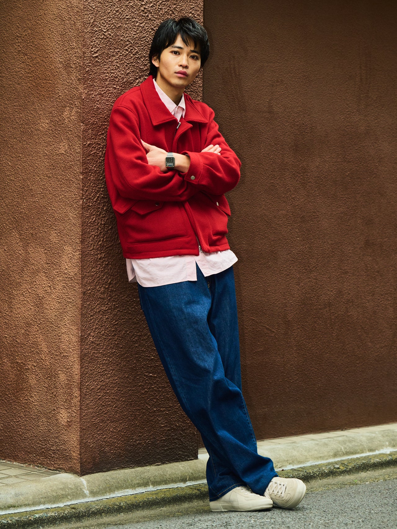 カシオ、CASIO、CASIO CLASSIC CA-500WEGG-1BJF、時計、中田圭佑、全身カット