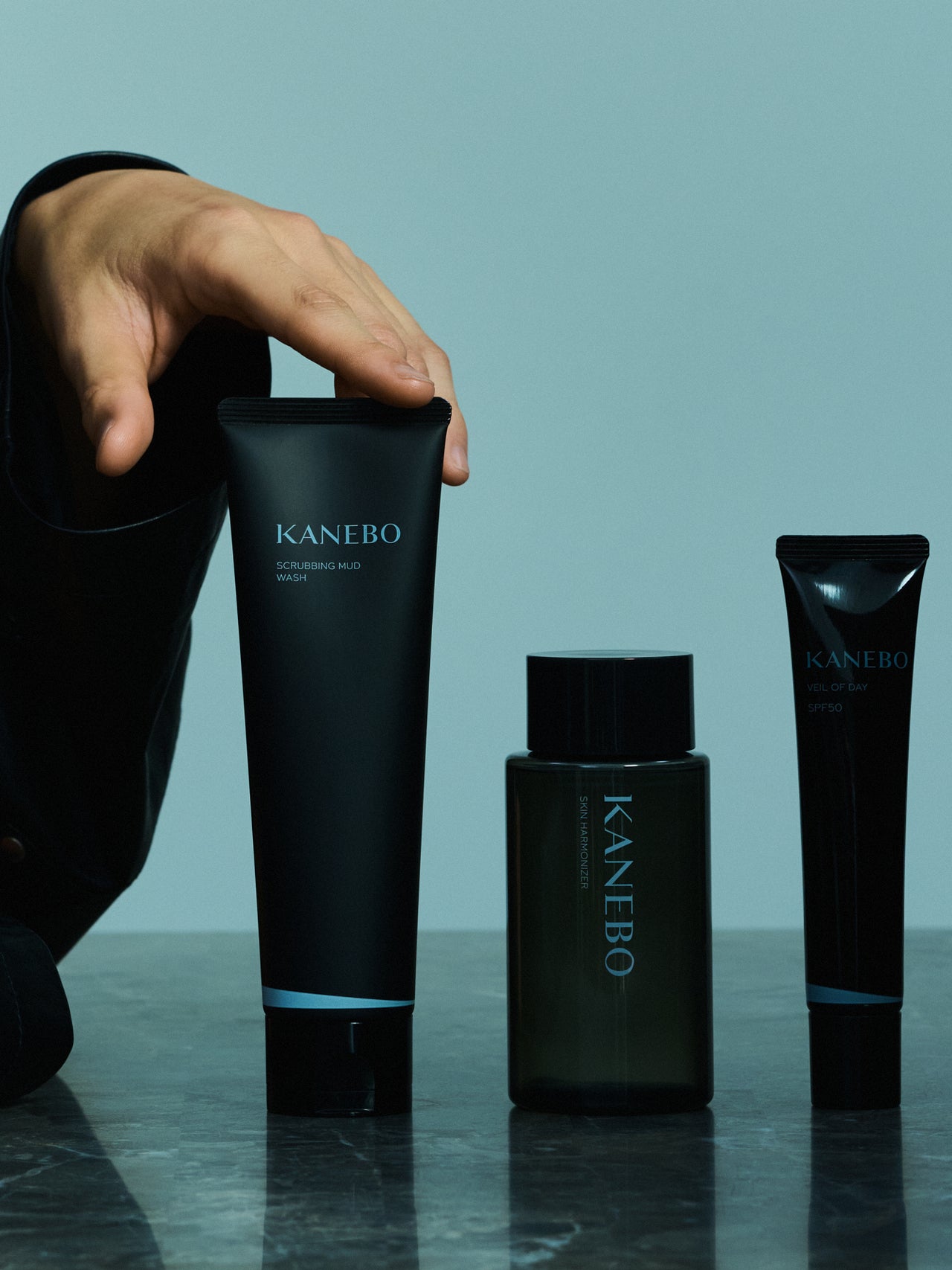 KANEBO、カネボウ スクラビング マッド ウォッシュ、カネボウ スキン ハーモナイザー 、カネボウ ヴェイル オブ デイ、寄りカット