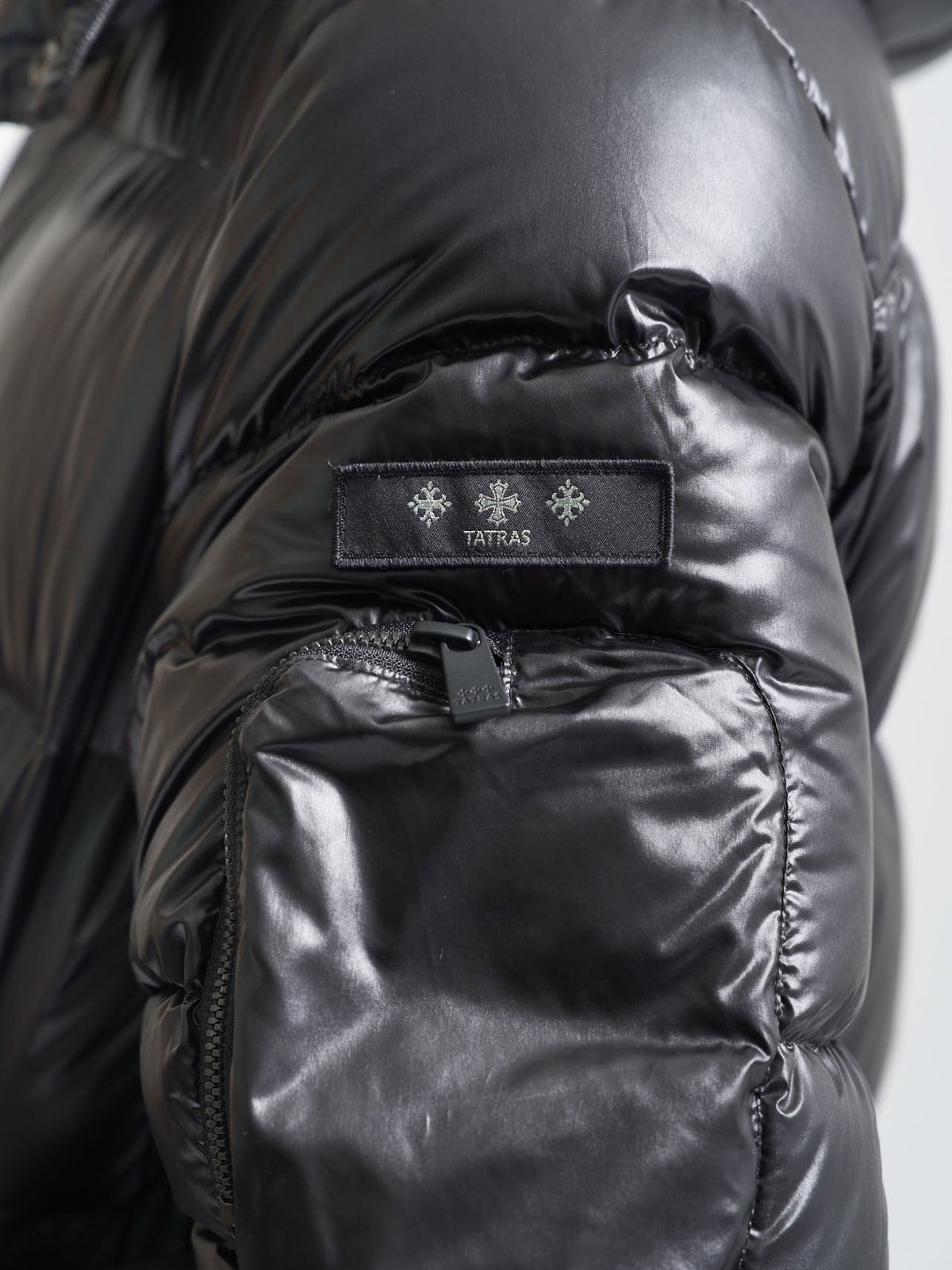 タトラスダウン ロゴ寄り