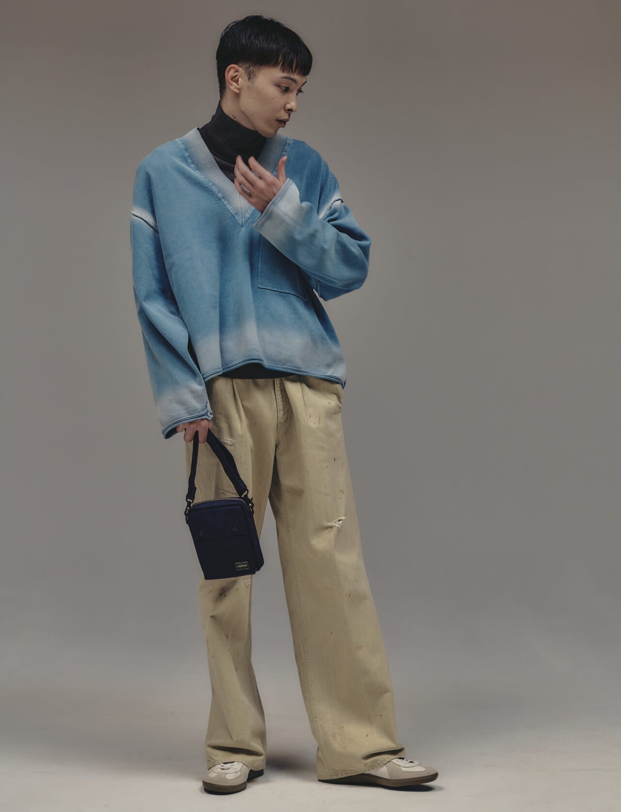 ポーター、スモーキー バーティカルショルダーバッグ、全身