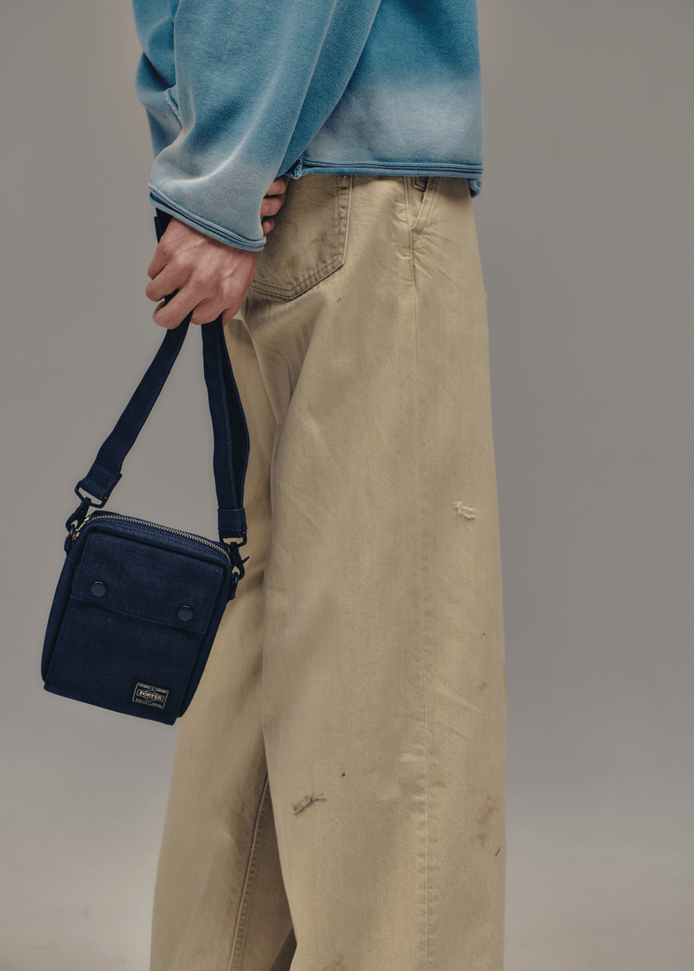 ポーター、スモーキー バーティカルショルダーバッグ、バッグ寄りカット、守屋光治