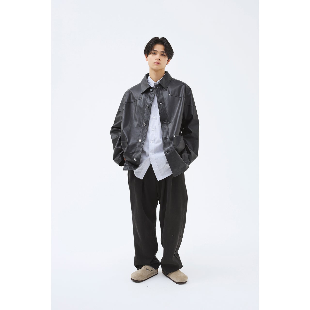 大人っぽく決めたい日の、ウェット系センターパート