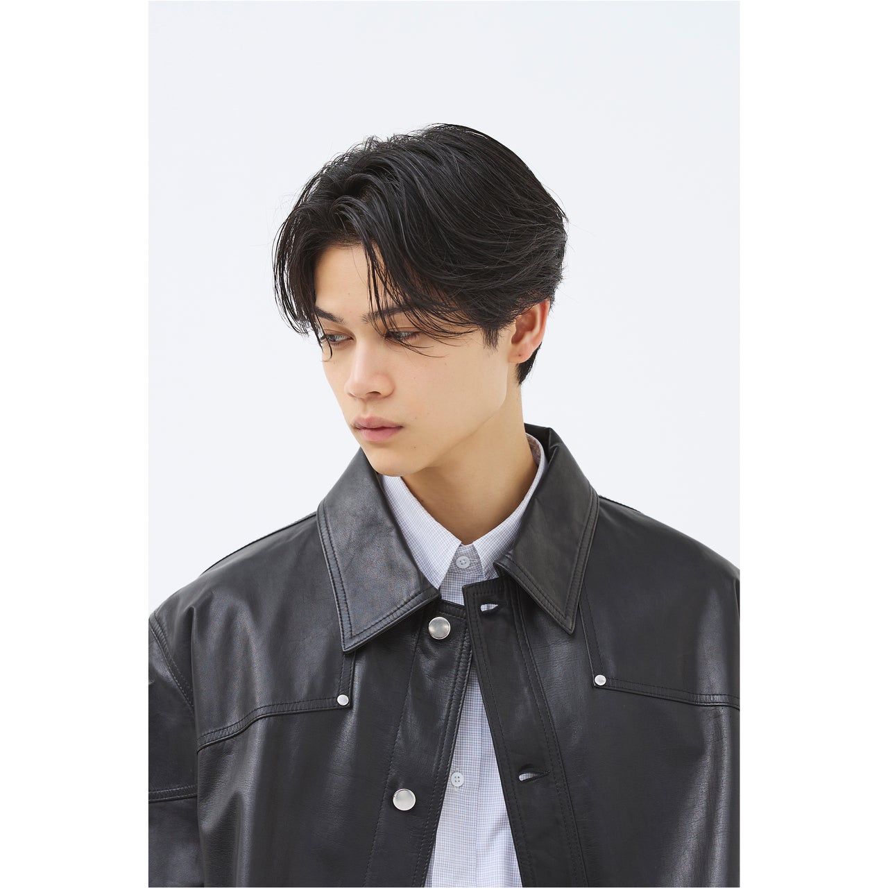 大人っぽく決めたい日の、ウェット系センターパート