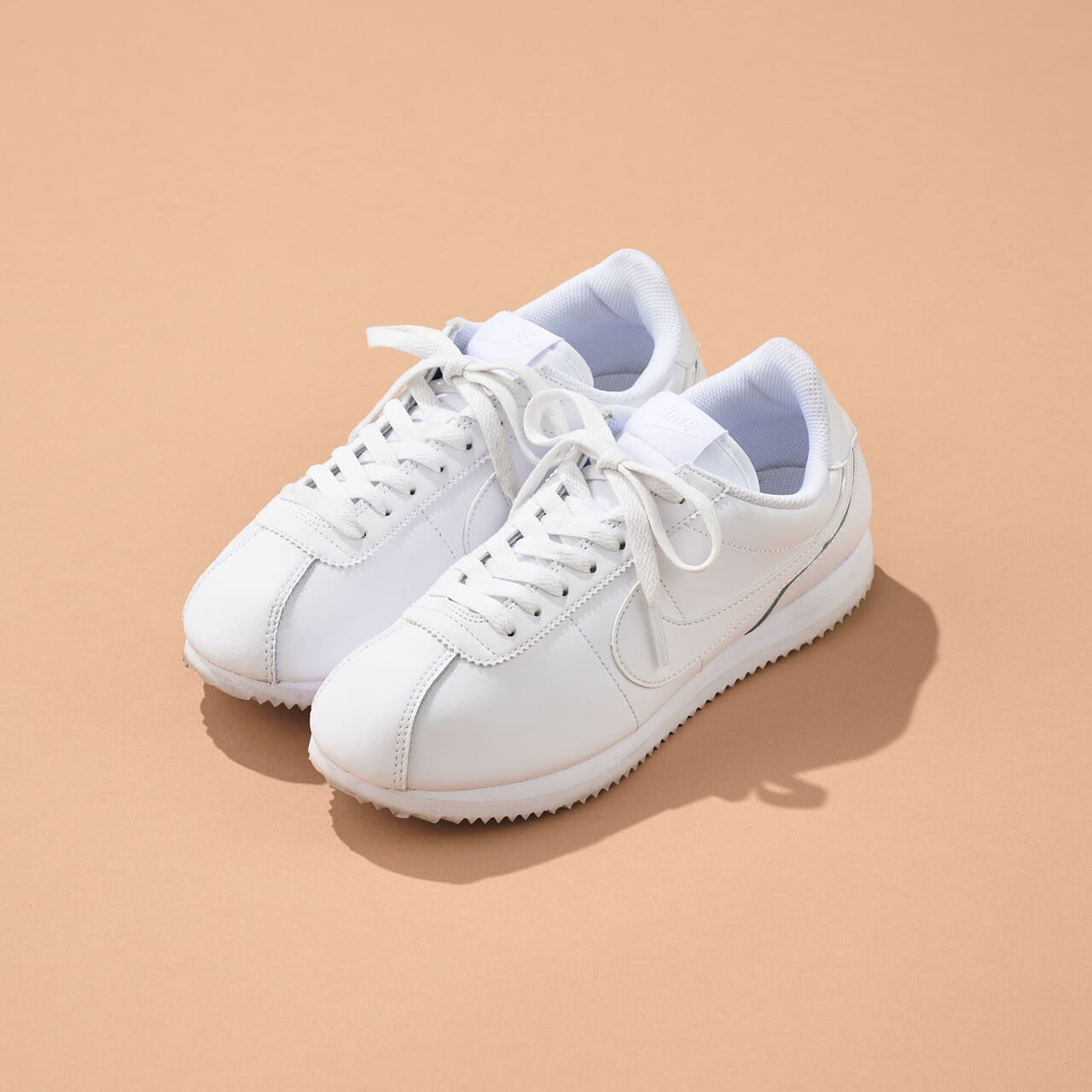 エディターが買ってよかったナイキコルテッツ全体斜めから