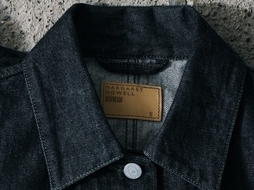 きっかけはデザイナーが愛用していたから。「マーガレット・ハウエル」が「エドウィン」最新コラボはジャケットとチノトラウザーズに注目!