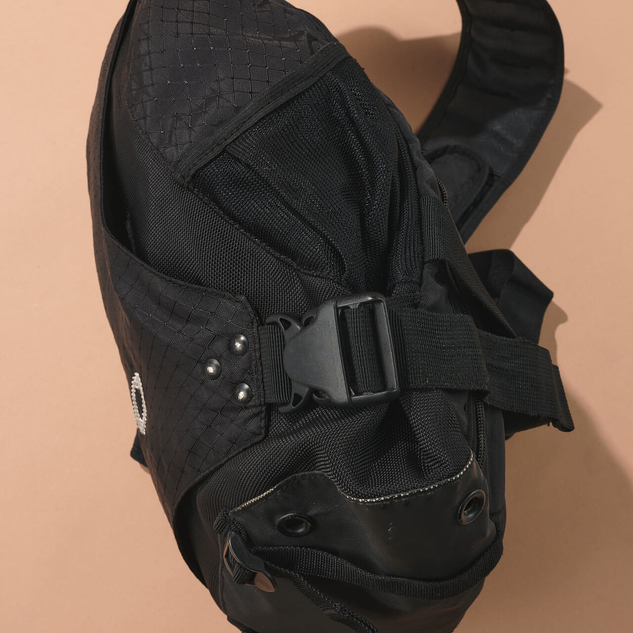 オークリー ワンショルダーバッグ 部品