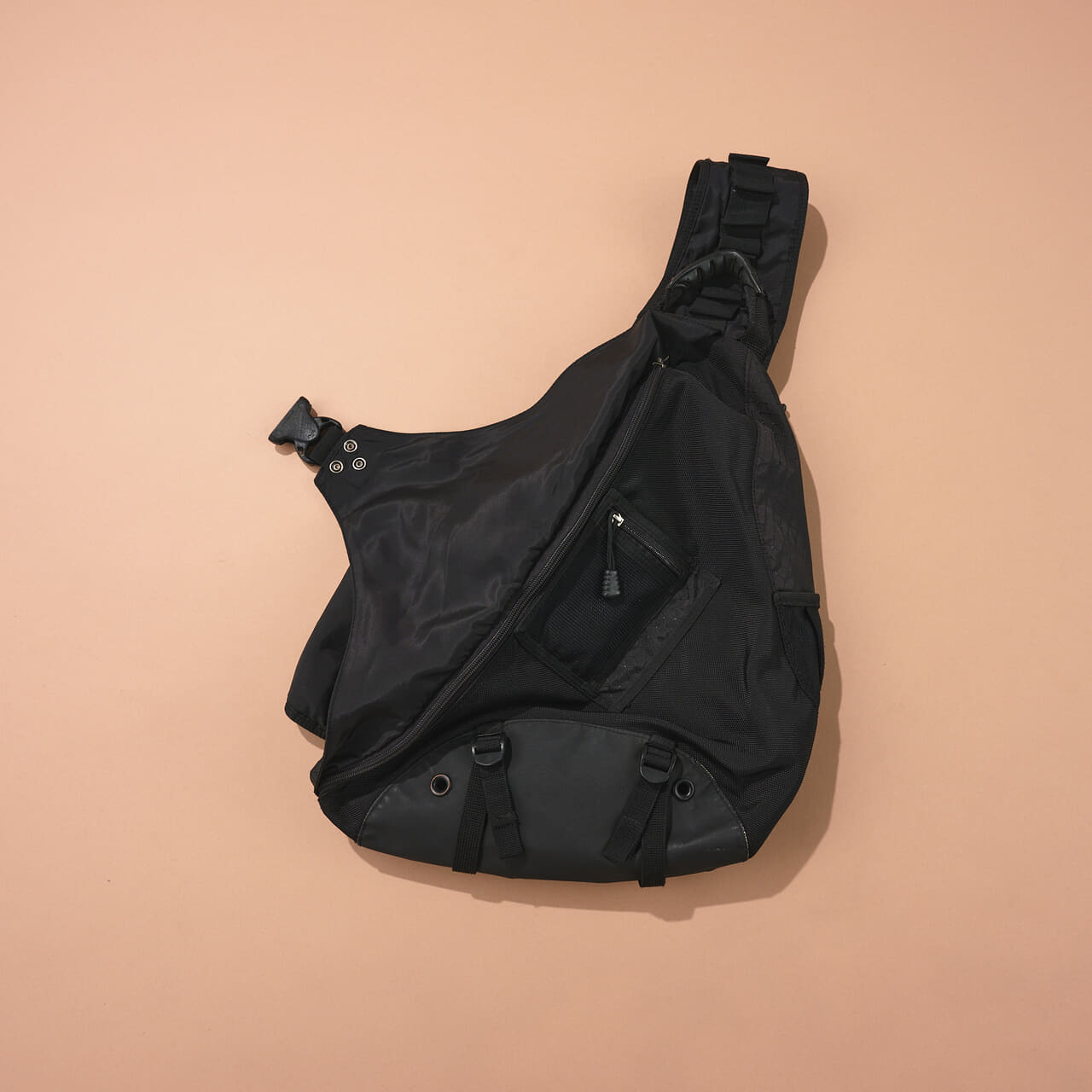 オークリー ワンショルダーバッグ 中 全体