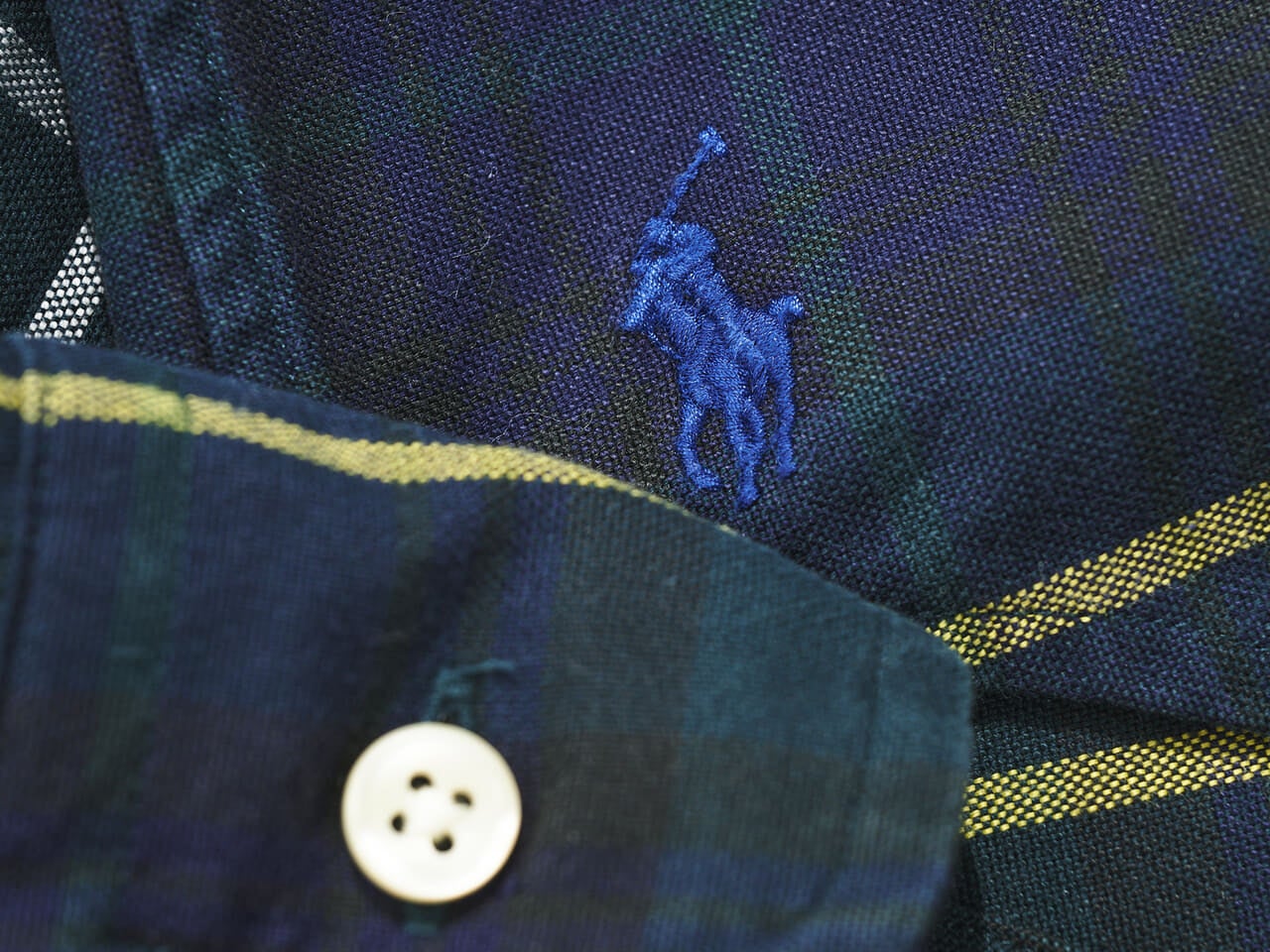 エディターが買ってよかったポロ ラルフ ローレンのシャツのロゴ