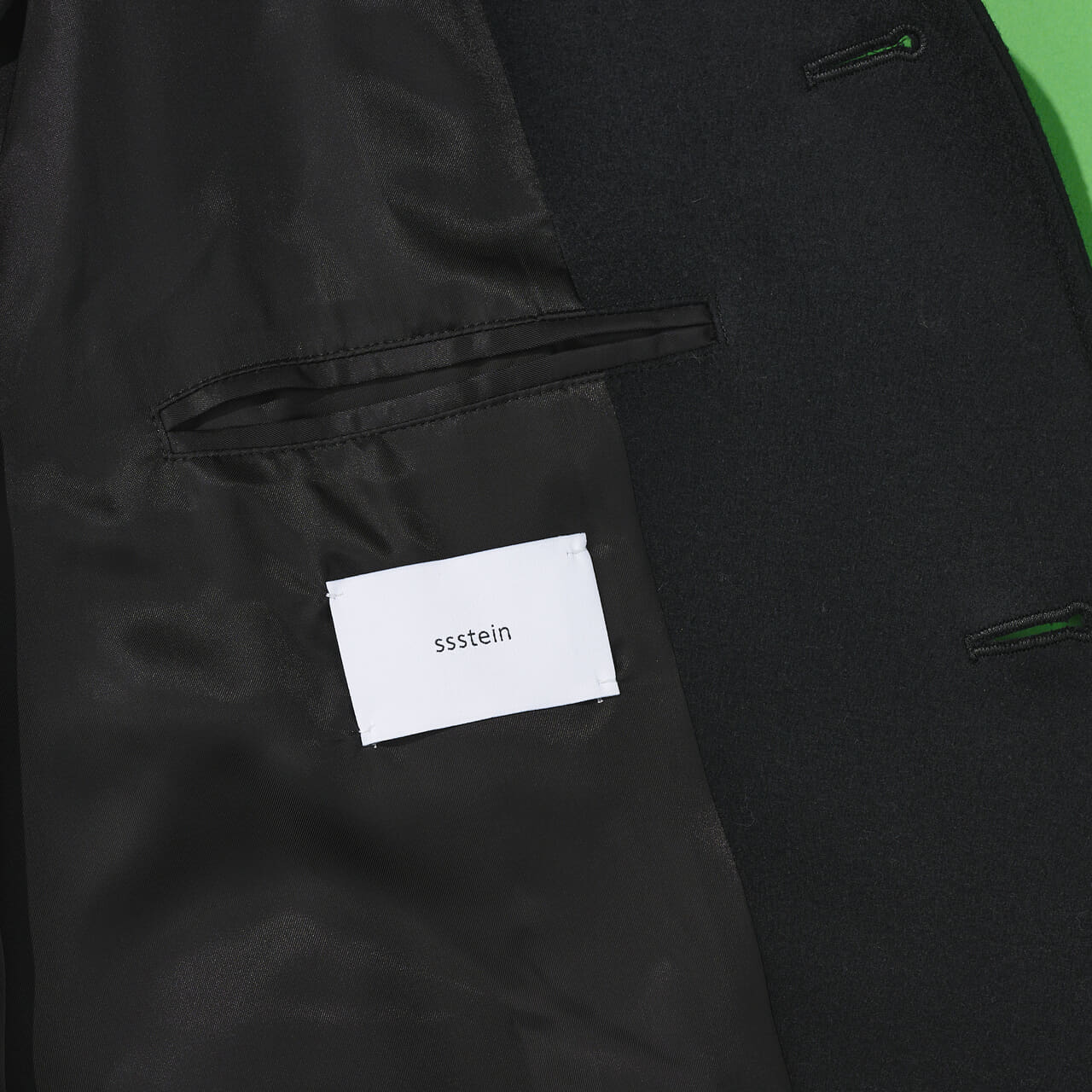 sssteinのコートの内ポケット