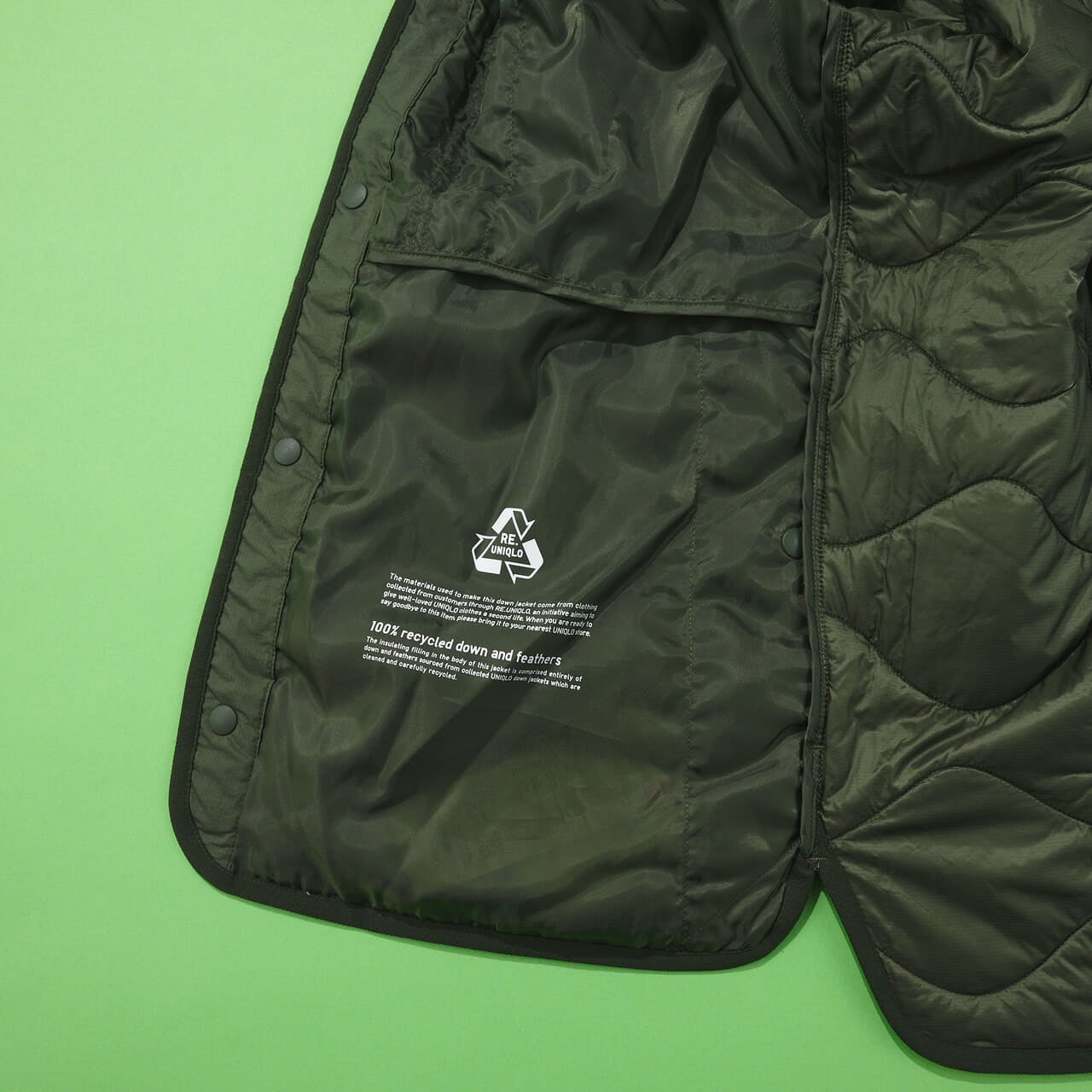 エディターが買ってよかったユニクロ×ホワイトマウンテニアリングの愛用コラボダウンの裏ポケット