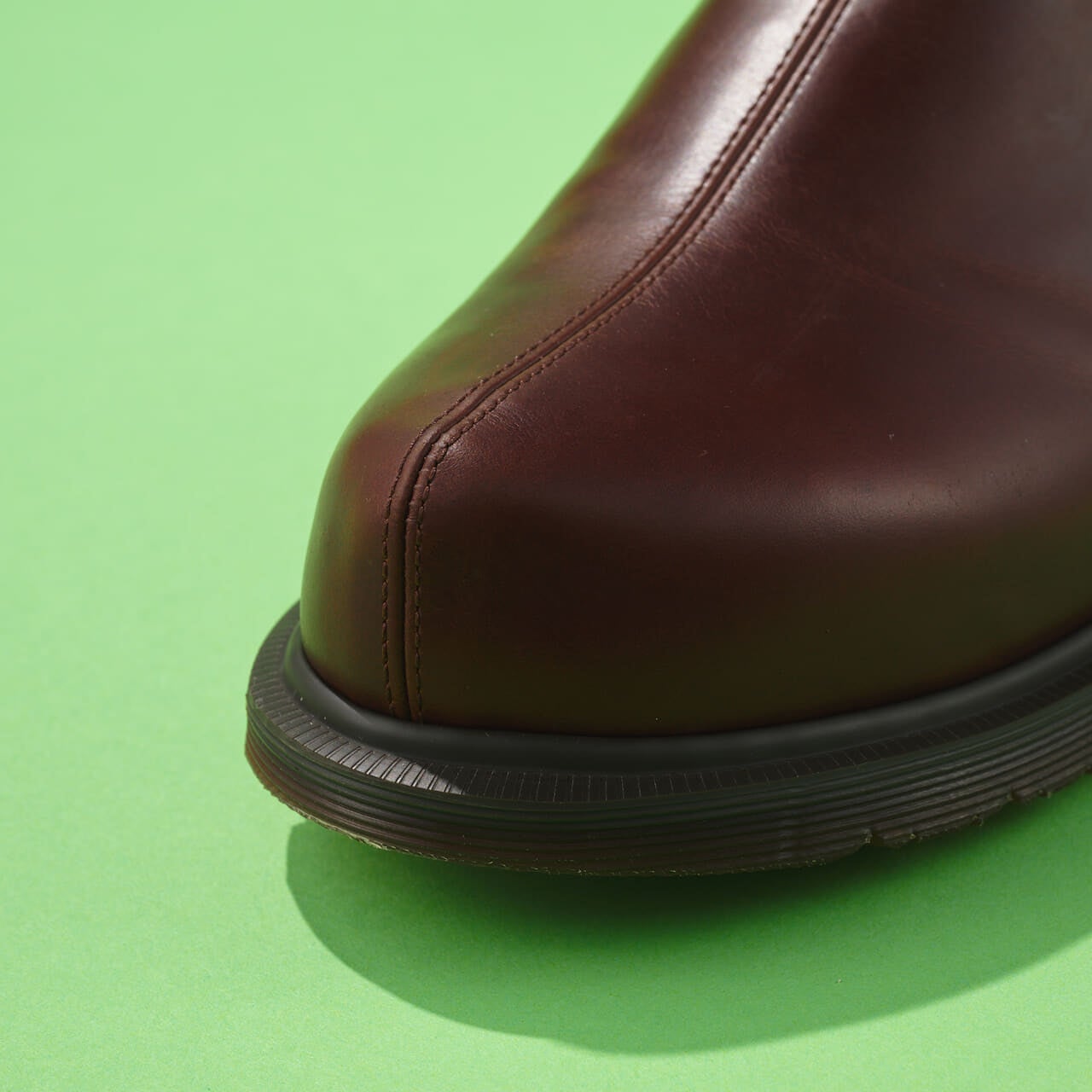 エディターが買ってよかったドクターマーチンのレザーシューズ／SAN ミュールトウ