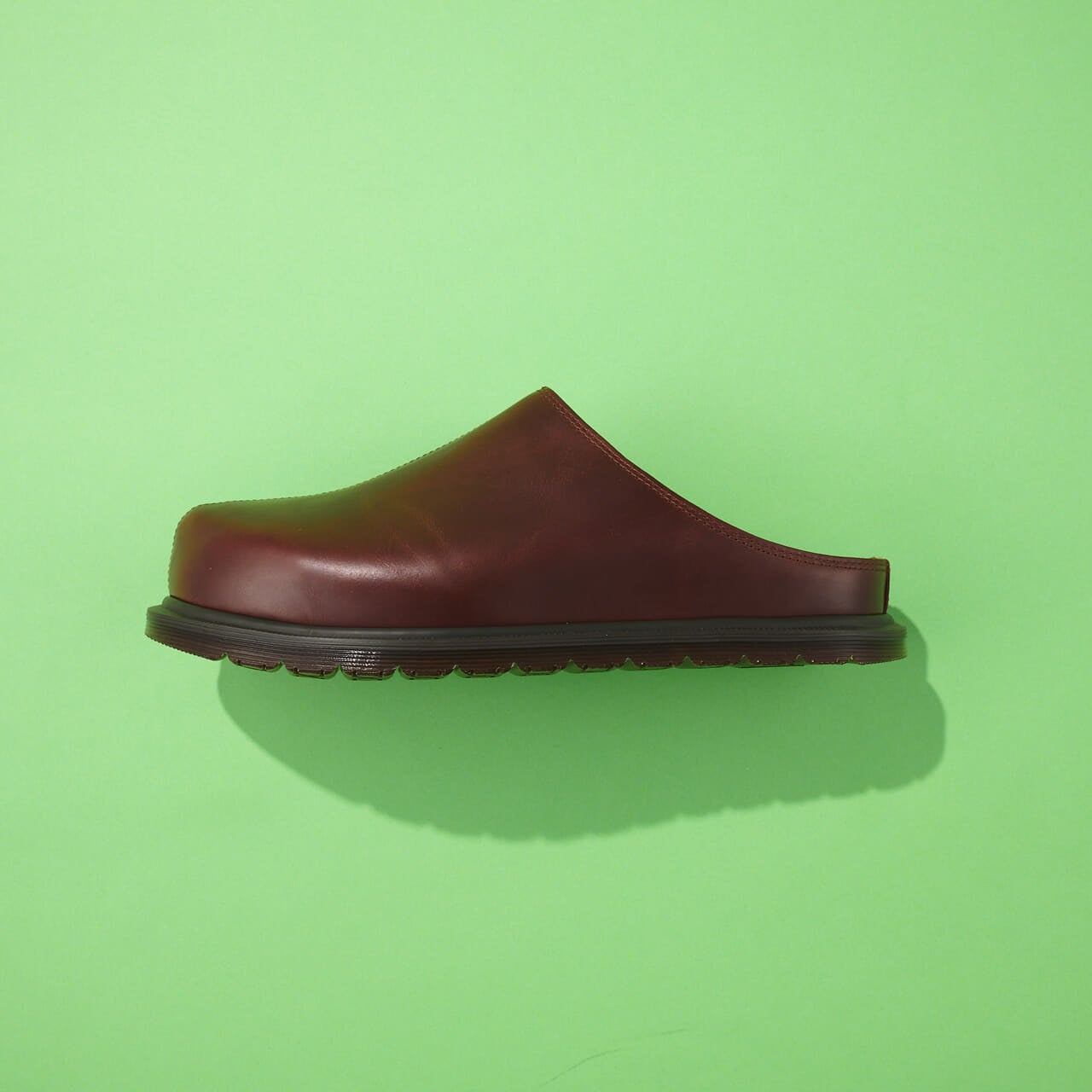 エディターが買ってよかったドクターマーチンのレザーシューズ／SAN ミュールサイド②