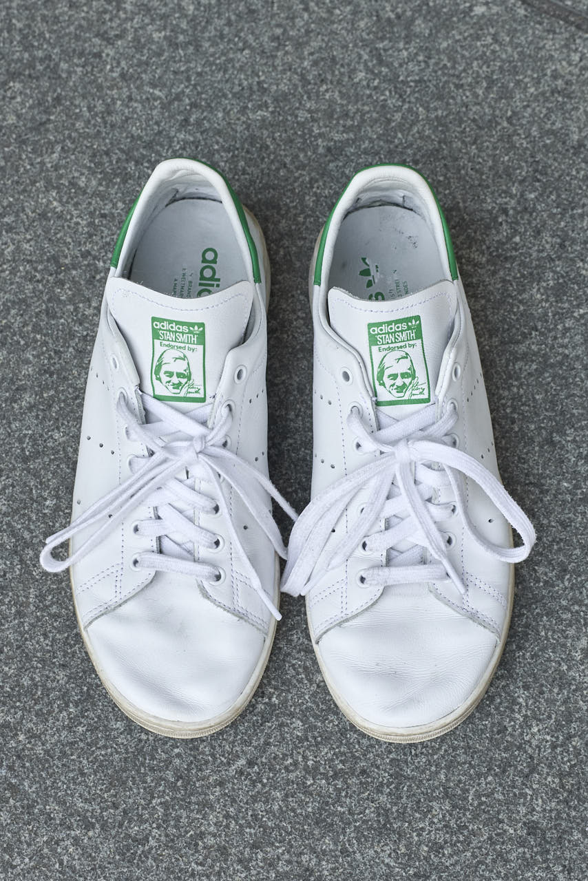 アディダス オリジナルの 愛用スニーカー「STAN SMITH DECON」