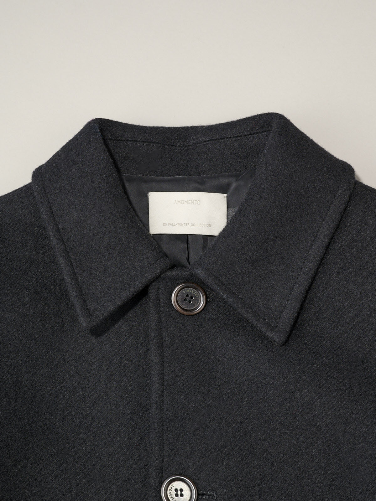 AMOMENTO、コート、ネック