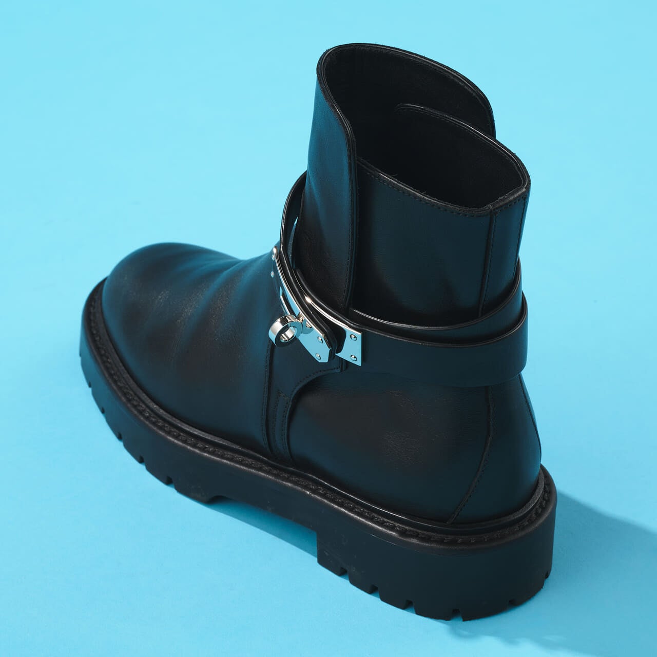 エディターが買ってよかったHerm&egrave;s（エルメス）のショートブーツ 《ジェフ》の全体