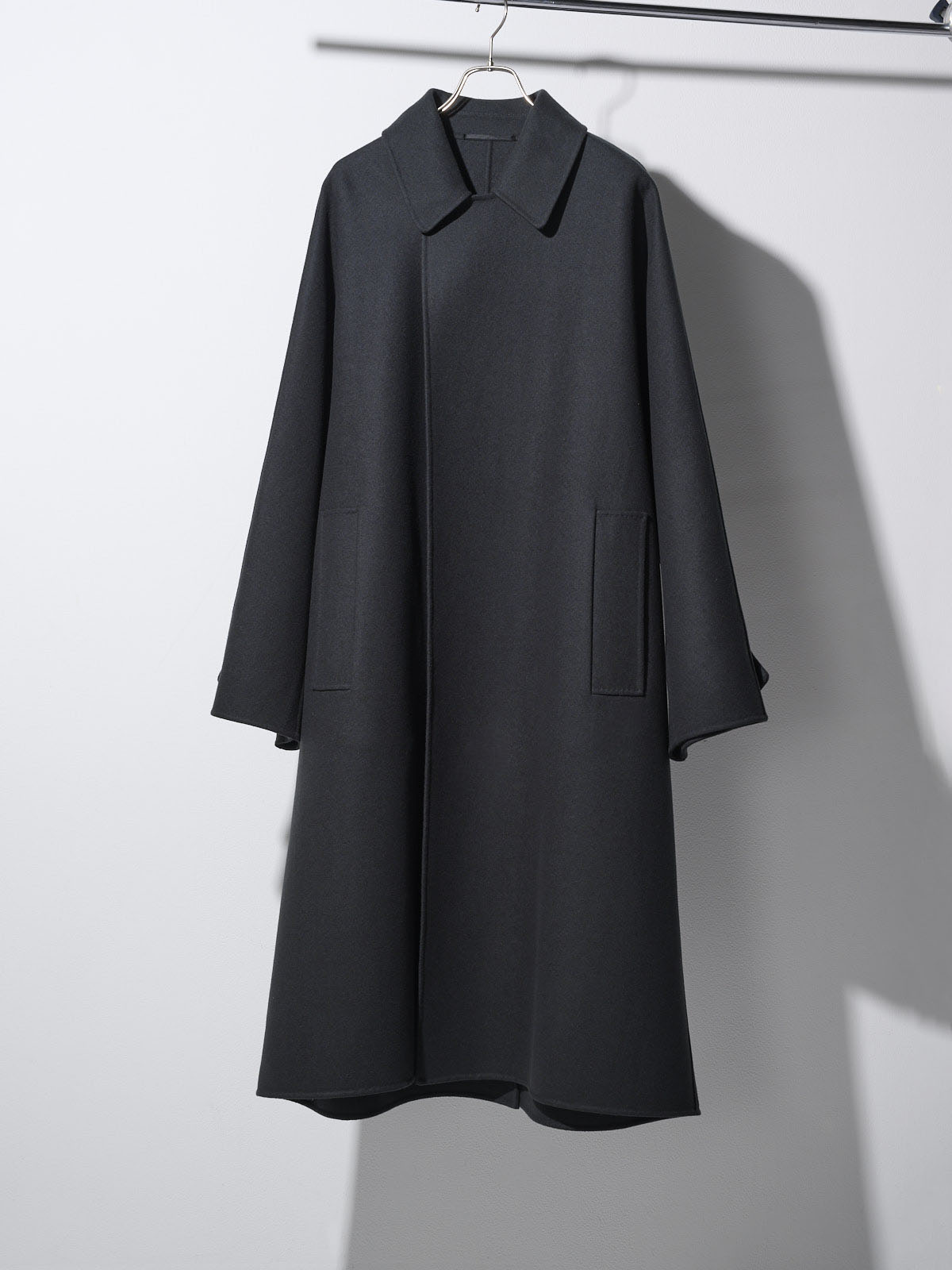 H BEAUTY&YOUTH、コート