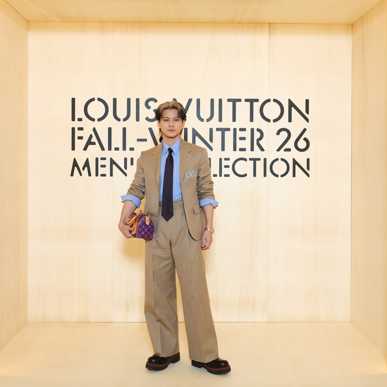 パリメンズファッションウィーク2026秋冬、ルイ・ヴィトンのショーに出席した平野紫耀