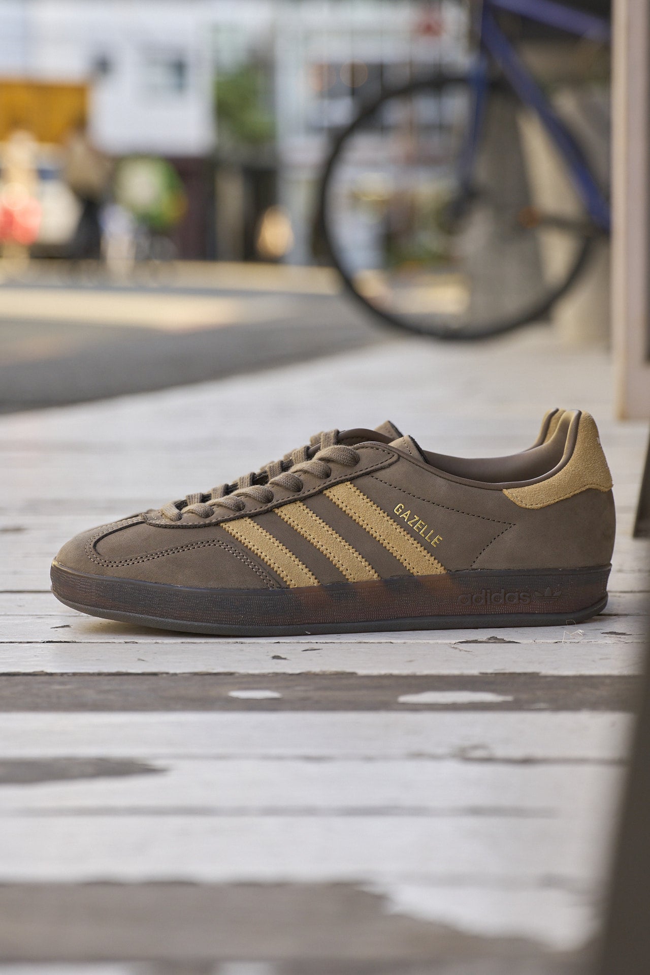 1LDK田村さん　アディダス　ガゼル　サイド引き