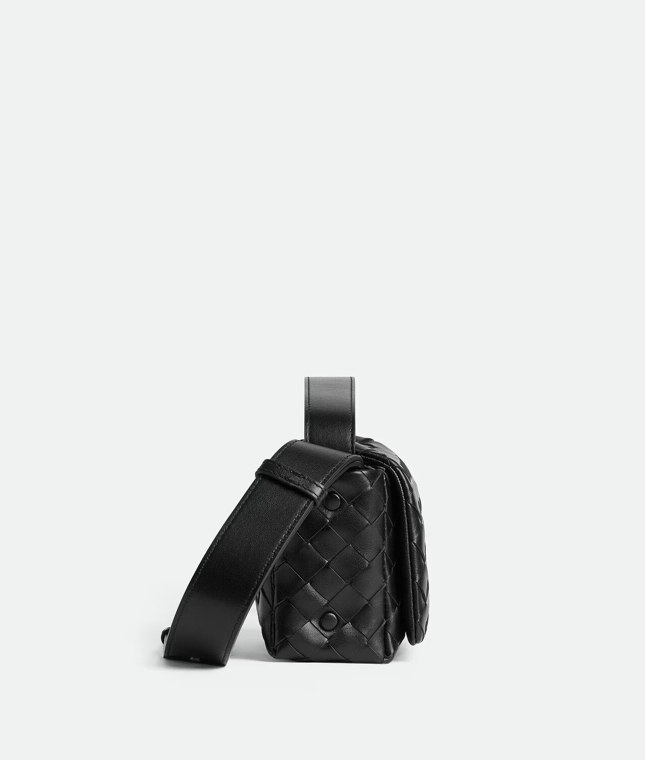 ボッテガ ヴェネタ バッグ ブラック 側面