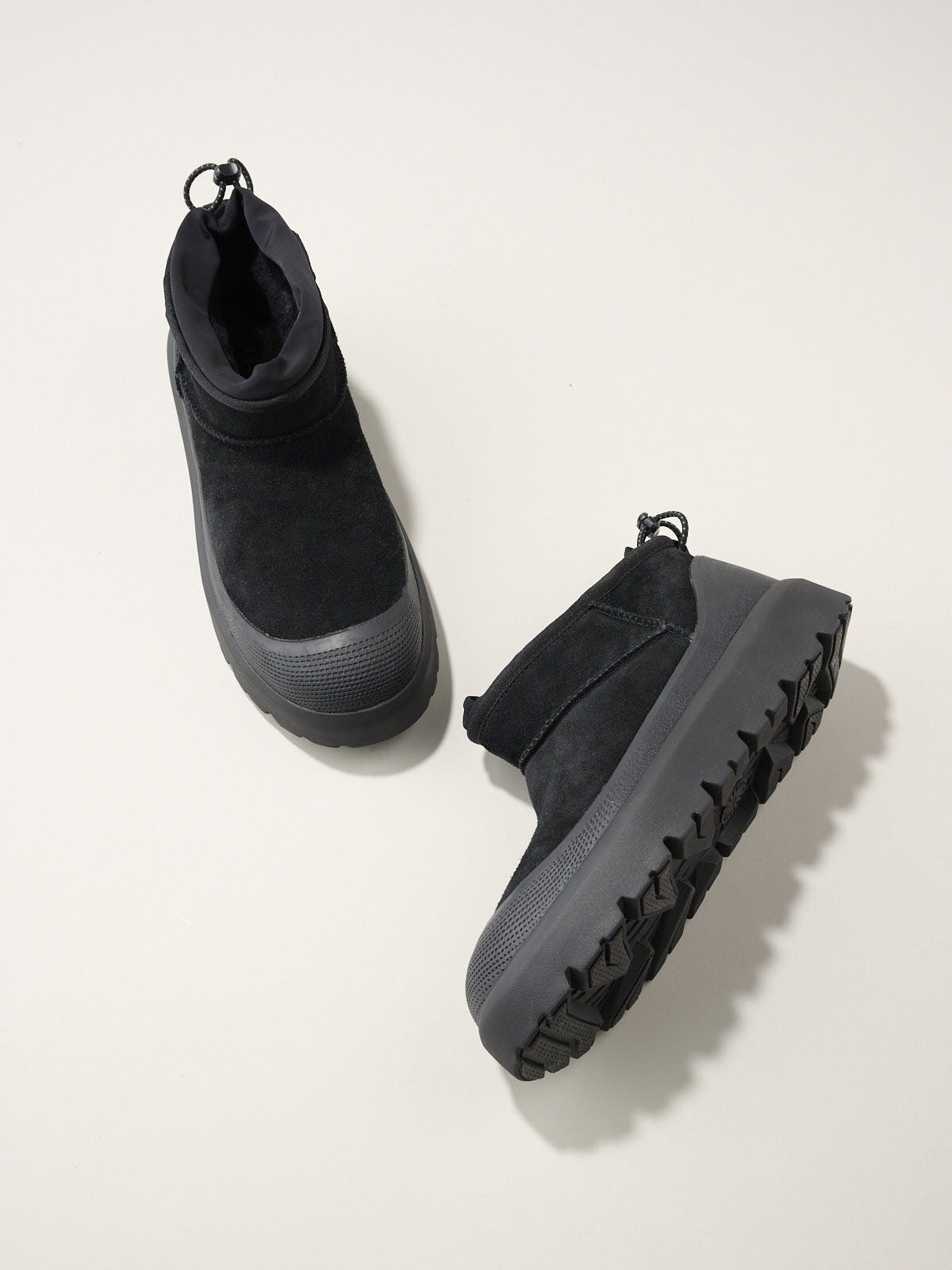 Gallery]噂の「UGG®（アグ®）」の黒名品を知ってる？ 定番にして不動の 
