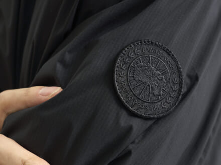 「カナダグース」の黒ダウンを「ブルックスブラザーズ」のシャツで大人ジャケット感覚で着る！【服好きたちのダウンスナップ #12】