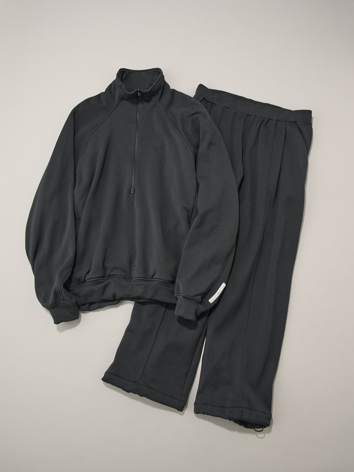 NORMAL EXPERT、1/2 COTTON JERSEY type 2(プルーオーバー)、1/2 COTTON PANTS type 2(パンツ)