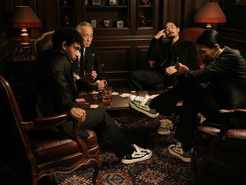 AMIRIとミハラヤスヒロのコラボスニーカー第2弾のキャンペーンビジュアル