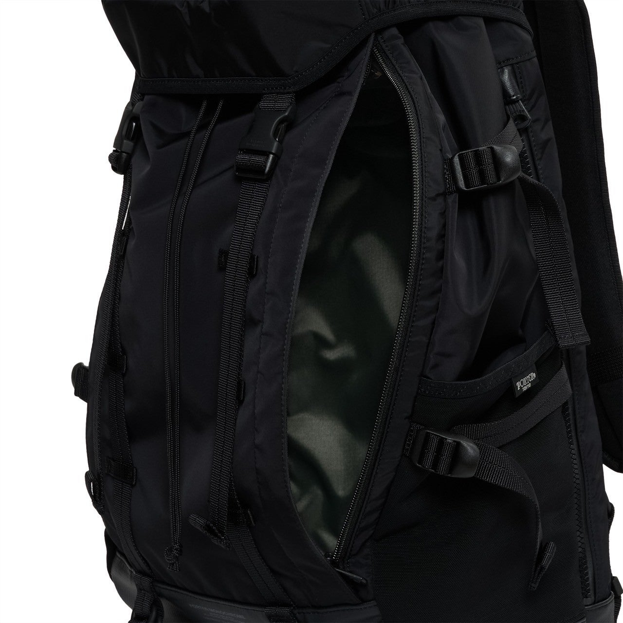 PORTER 新作「MONOCHROME」　ブラック　バックパック　側面