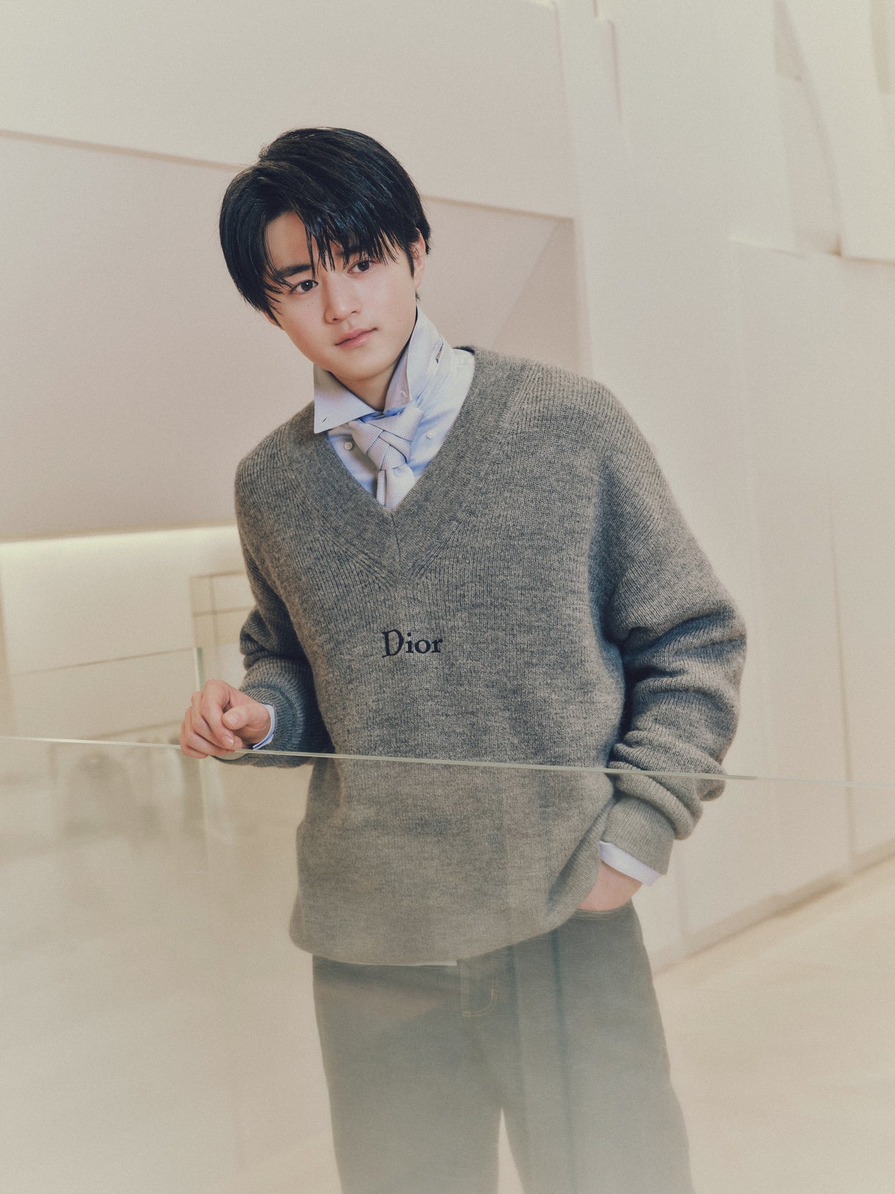 ディオールをまとう鈴鹿央士 1